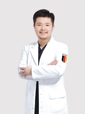茀莱堡口腔医院潘浩然医生