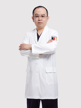 茀莱堡口腔医院李根医生